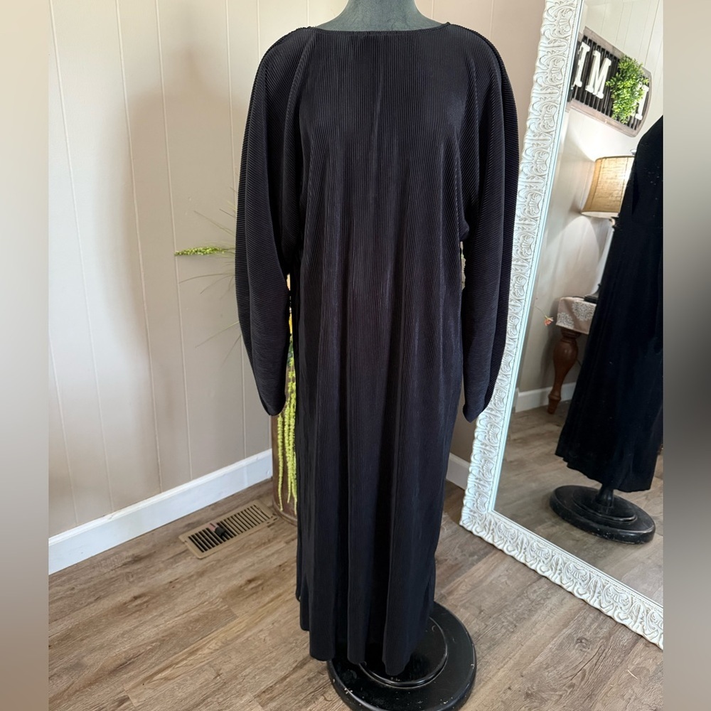 Topshop • High Neck Deep V Back Long Sleeve Ribbed Maxi Dress
